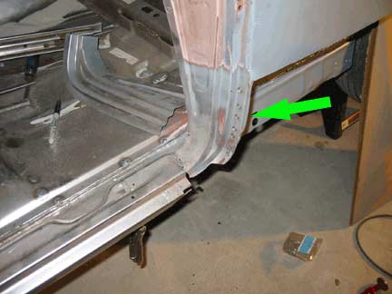 Drivers lower B pillar rusted