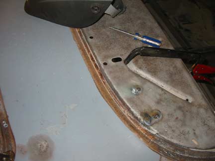 Hinge spotwelded 1