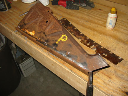 Passenger hinge disassembly 2