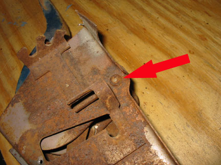 Removing trunk hinge pin 1