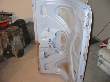 Old trunk lid as test pallet