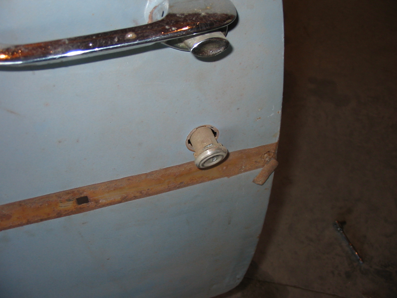 Door lock retainer 2