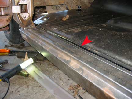Floor pan gap