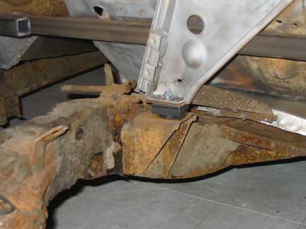 Front body mounts