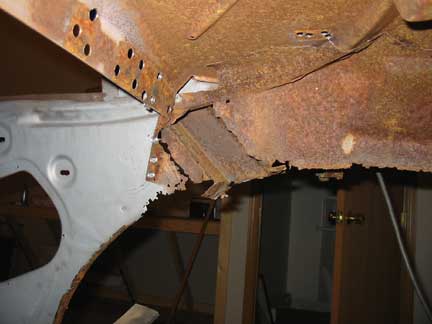 Trunk hinge removed 2