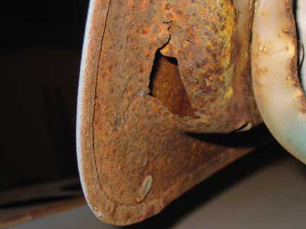 Trunk lid rust 4