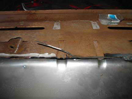 Filling trunk seam gap
