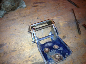 Upper hinge