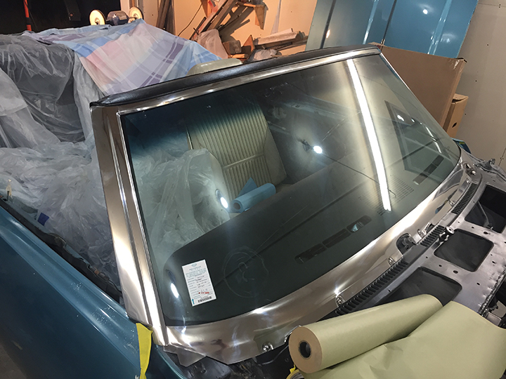 Windshield trim